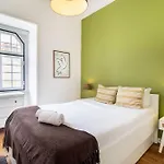Chagas 17 By Central Hill Apartments