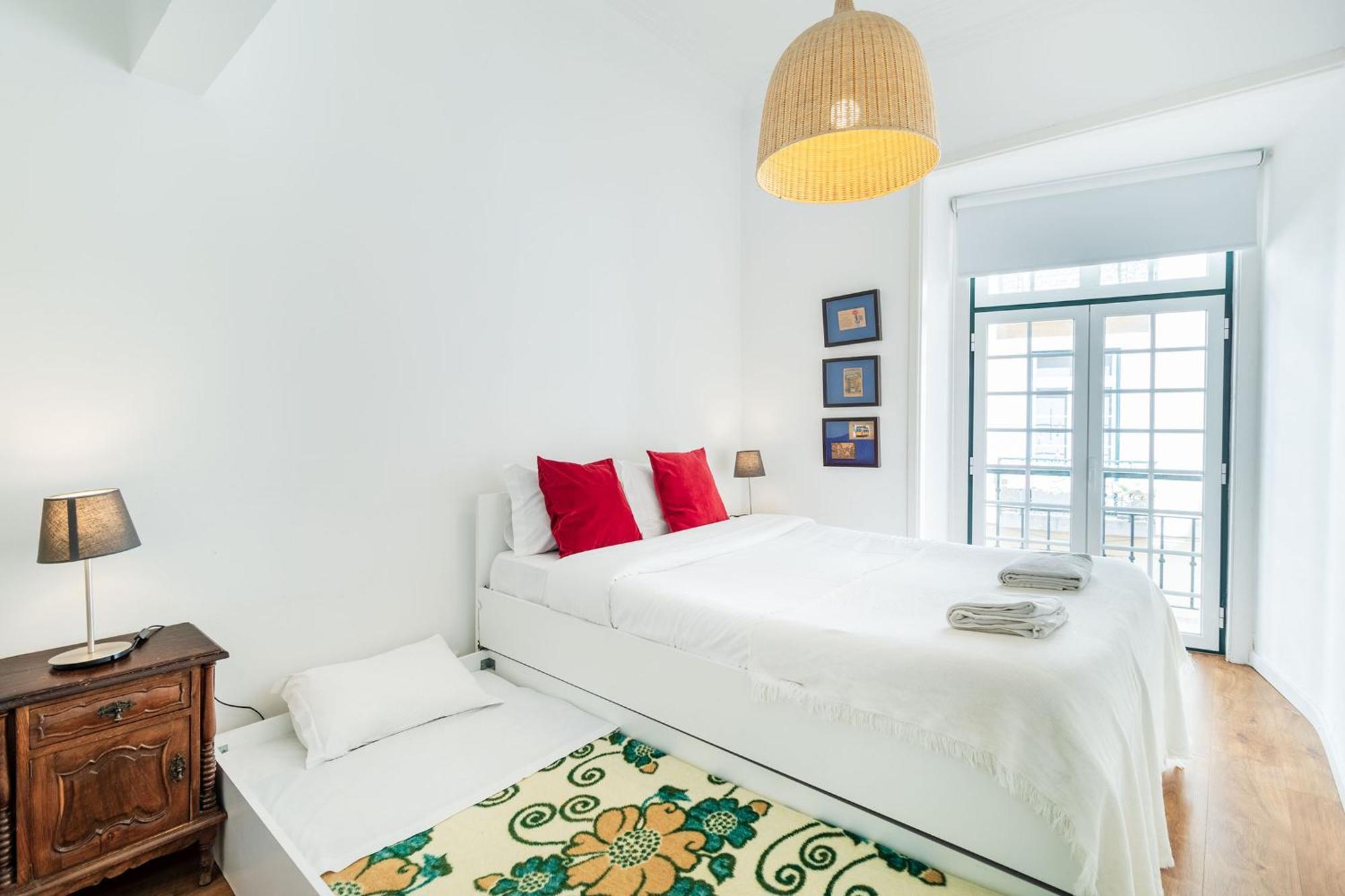 Chagas 17 By Hill * Lisboa